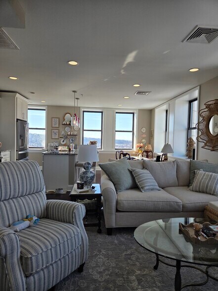 Building Photo - 108 N Washington Ave