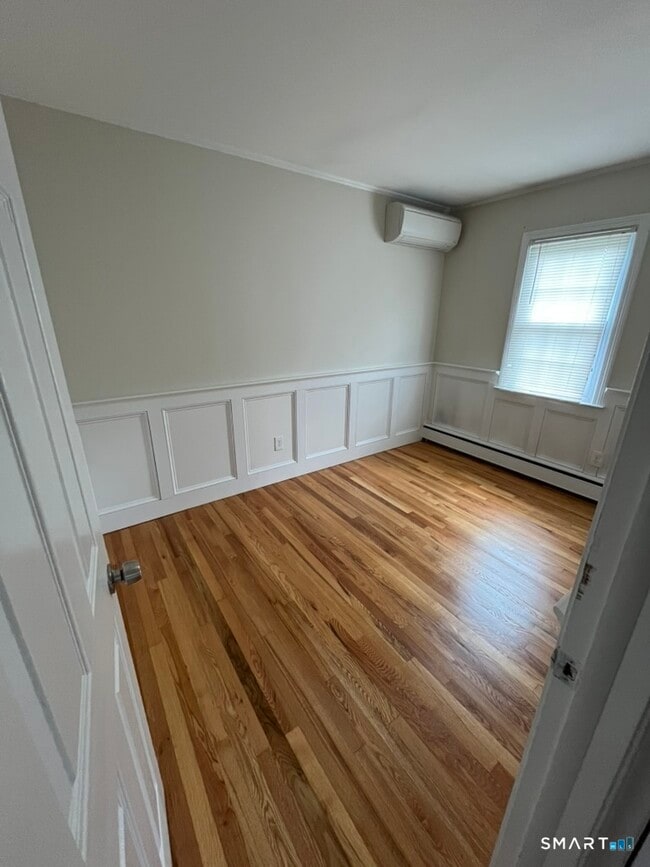 Building Photo - 21 Brookfield Meadows