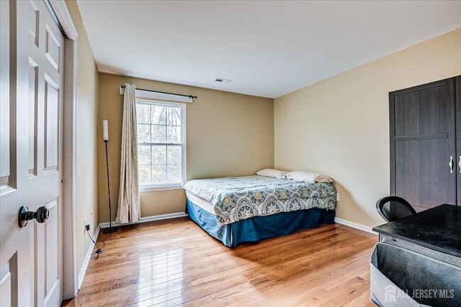 Building Photo - 169 Metuchen Ave