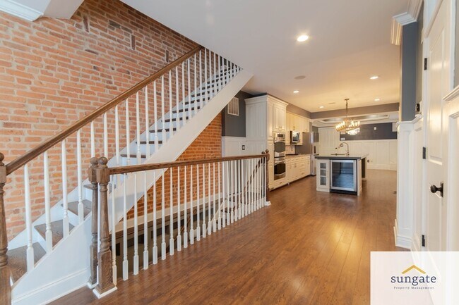 Building Photo - 3206 Hudson St