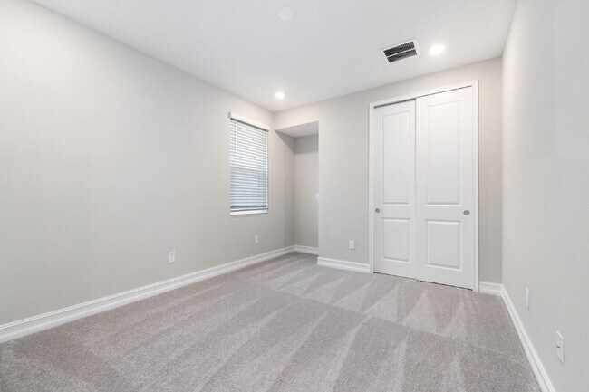 Building Photo - Estancia gated community 4-Bed Oasis with ...