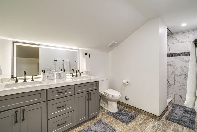 Building Photo - 3561 W Kiltie Loop