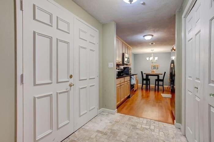 Kitchen - 8 Ledgewood Way
