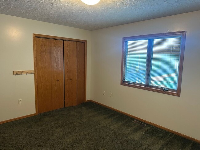 Building Photo - 2909/1704