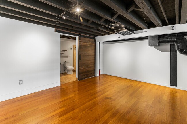 Building Photo - 2003 Brooklyn St