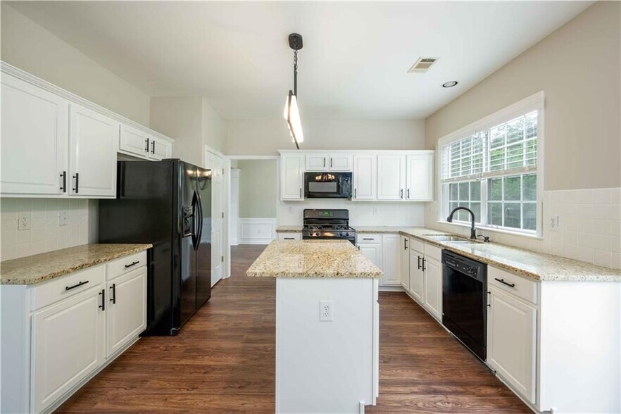 Building Photo - 8405 Friarbridge Dr