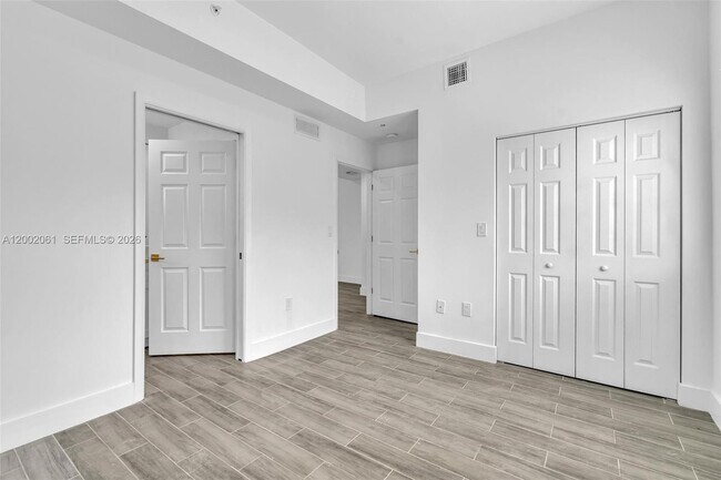 Building Photo - 584 NW 35th St