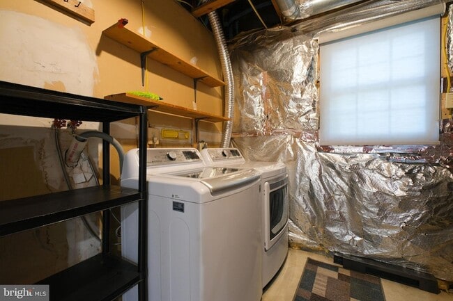 Building Photo - 3818 Vermont Ct