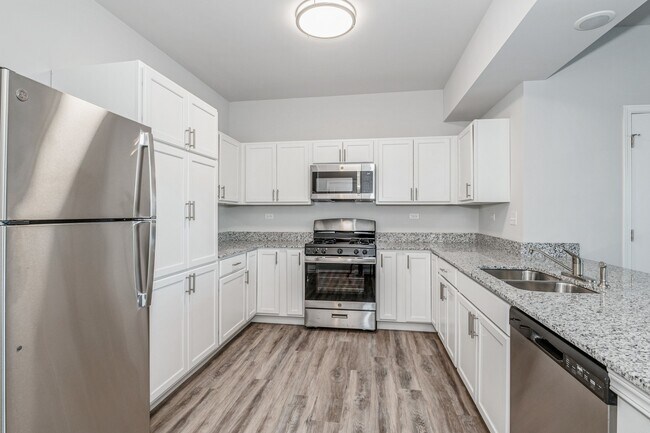 Building Photo - 1152 Brian Ct W
