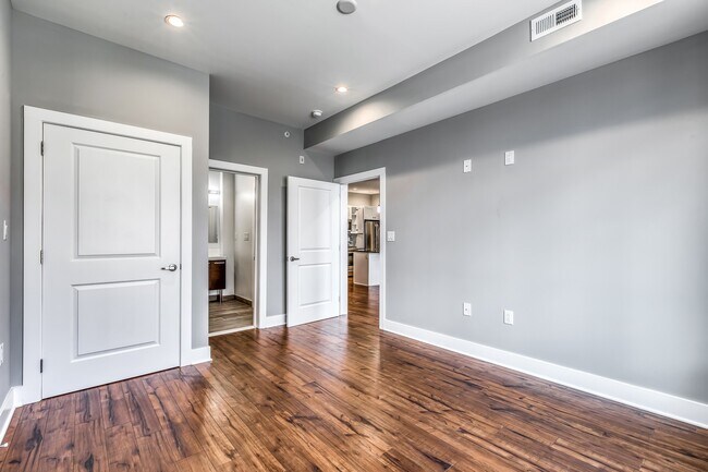 Building Photo - 330 Cambridge St