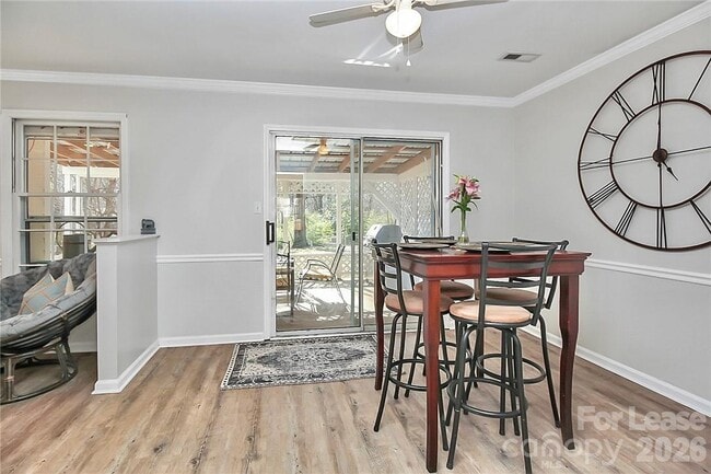 Building Photo - 8729 Timbercrest Cir