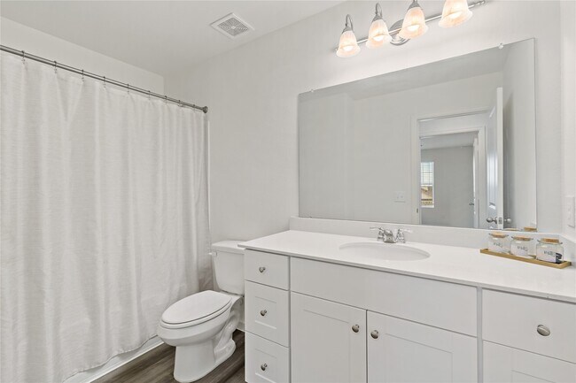 Building Photo - 21568 Rolling Streams Dr