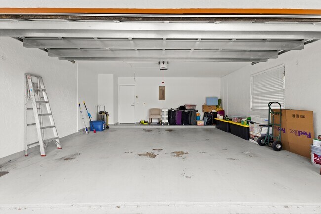 Building Photo - 5136 Beechwood Rd