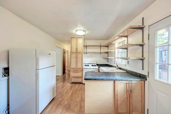 Building Photo - 1805 Mohle Dr