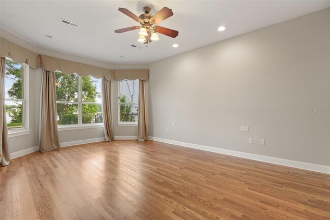 Building Photo - 5554 Palm Lake Cir