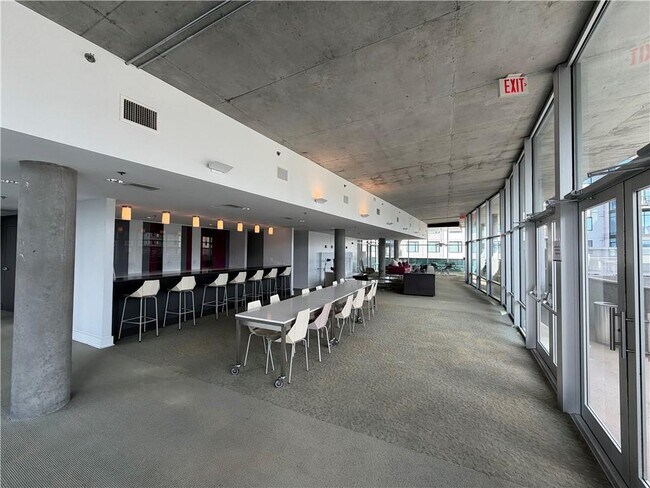 Building Photo - 845 Spring St NW