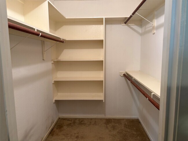 Building Photo - 18210 Bal Harbour Dr