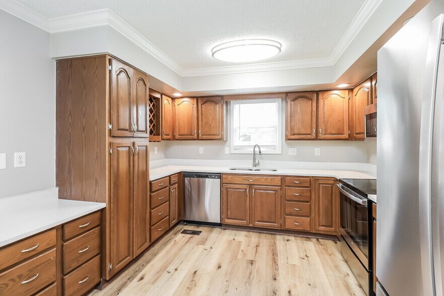 Building Photo - 2032 Pine Needle Ct