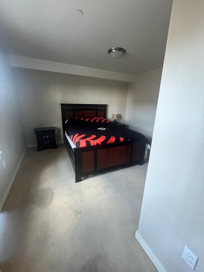 Building Photo - 210 S Cottonwood Rd