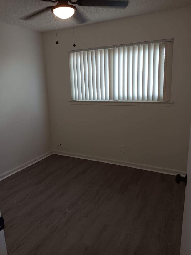 Building Photo - $500 off First Month Rent! Coming Soon! Cute and Cozy 2 bedroom 1 bathroom with HUGE Back yard!