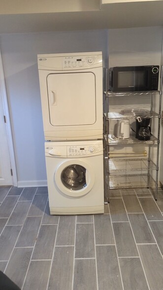 Building Photo - 10 Richview Ct