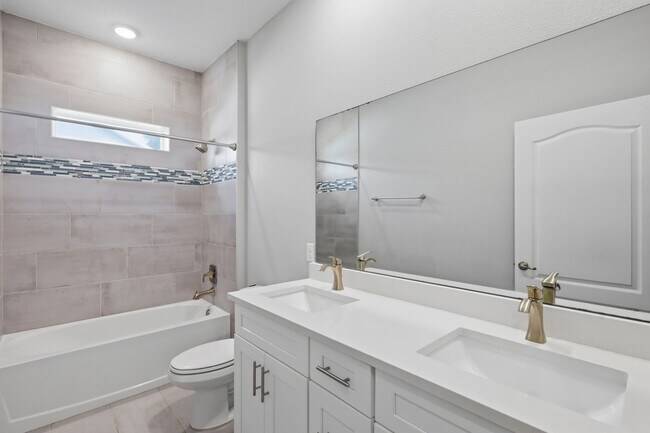 Building Photo - 5574 SW 128th Pl