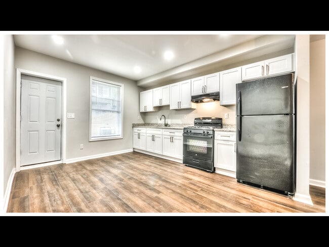 Building Photo - 1634 Darley Ave