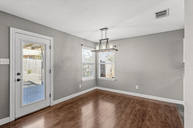 Building Photo - 208 Rock Hound Ln