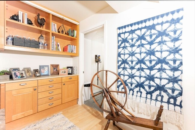 Building Photo - Amazingly Beautiful Fully Renovated 4BR/DEN/3FB/GAR North Bethesda Home