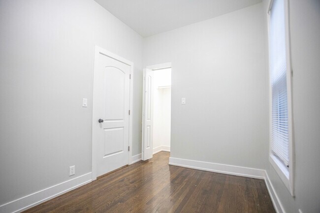 Building Photo - 6434 S Eberhart Ave