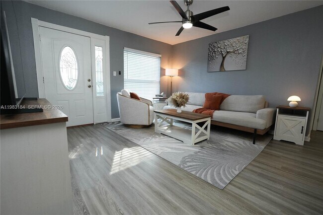 Building Photo - 742 Granada St