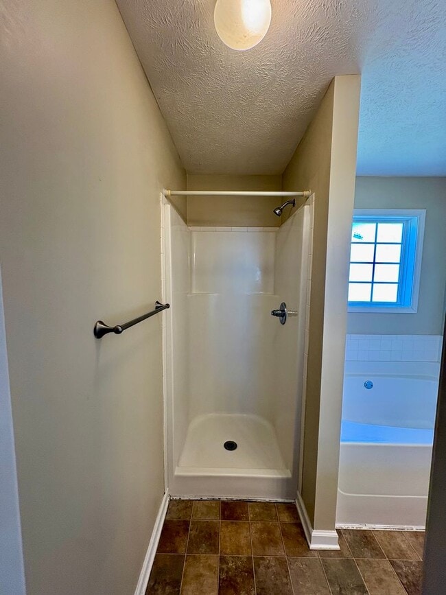 Building Photo - Nice home awaiting you to call home today- close to shopping and dining