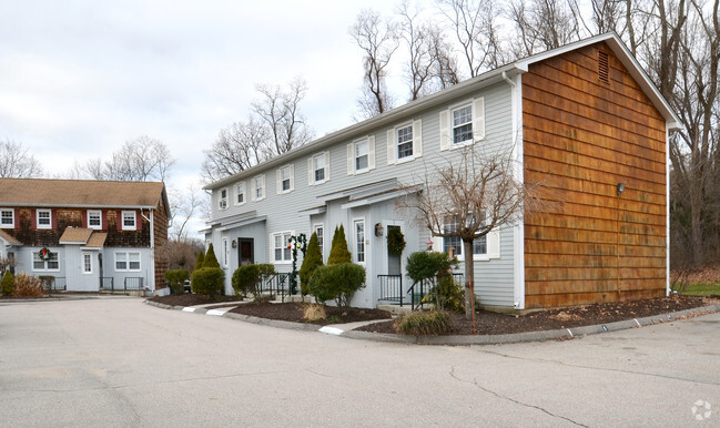 Primary Photo - Williamsburg Townhomes