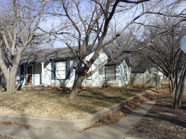3800 El Campo - 3800 El Campo Ave