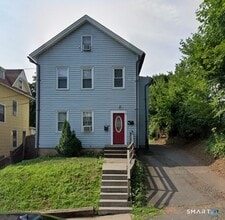 Building Photo - 137 Pleasant St