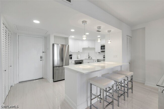 Building Photo - 5 Bluebill Ave