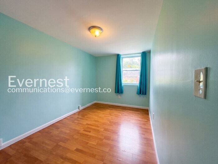 Building Photo - 6405 Loch Crest Ct