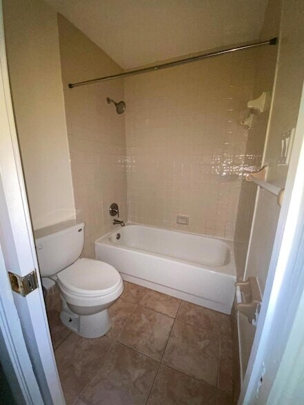 Building Photo - 6729 NW 29th Way