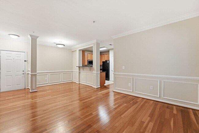 Building Photo - 4850 Eisenhower Ave