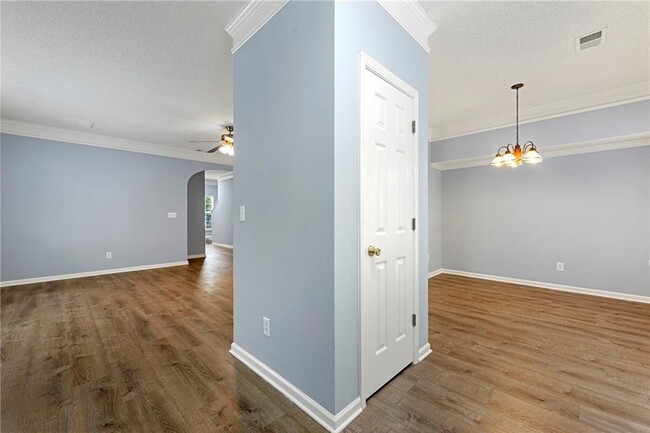 Building Photo - 5654 Lawley Rd