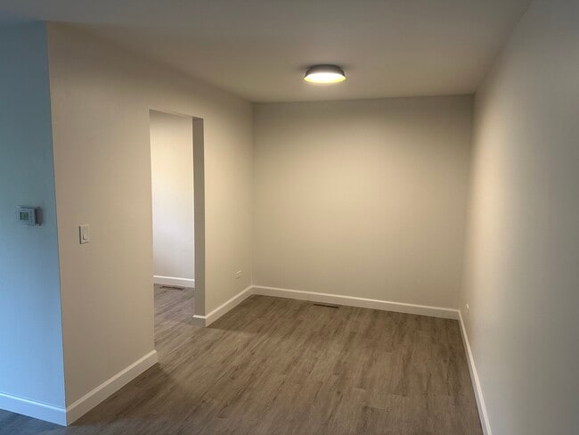 Building Photo - 131 E Winchester Rd