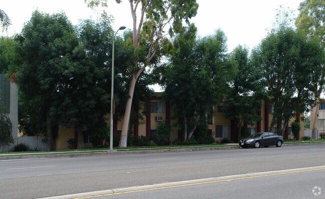 Building Photo - Topanga Canyon Villas