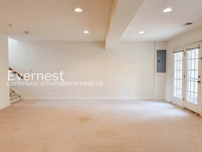 Building Photo - Spacious Living with Fireplace, Deck & Garage / 3 Bed & 4 Bath / Available Now!