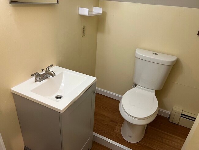 Building Photo - 120 Bond Rd