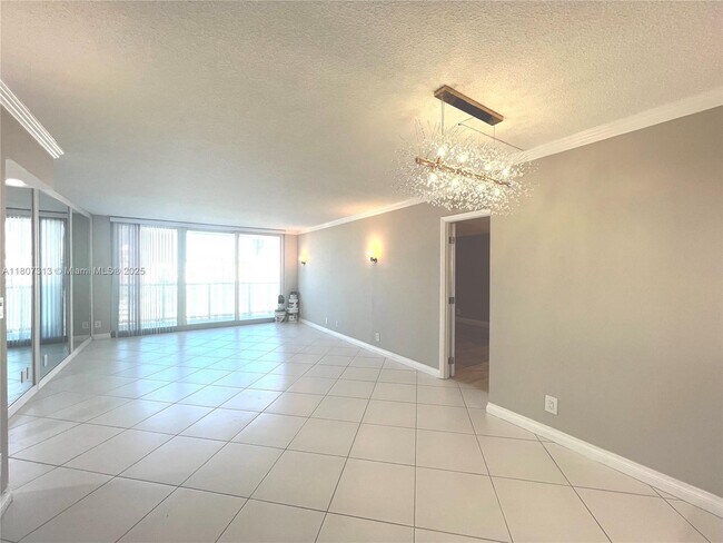 Building Photo - 100 Bayview Dr