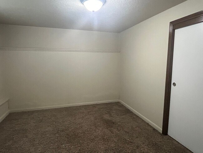 Building Photo - Charming 4 Bed Happy Valley Home