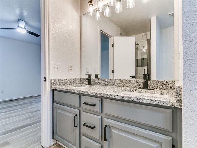 Building Photo - 3504 Quail Run Dr