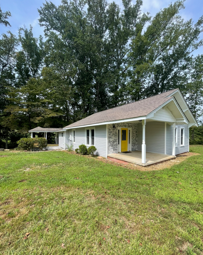 Building Photo - Charming 3-Bedroom Home in Travelers Rest ...