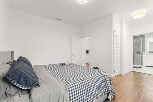 Building Photo - 443 NE 71st St