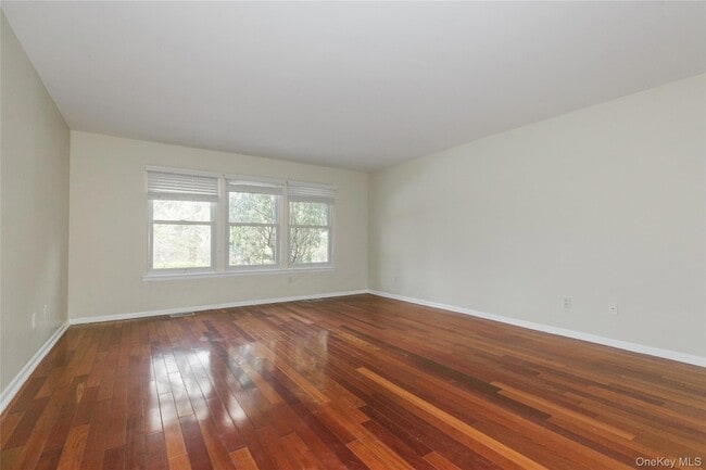 Building Photo - 1 Tiffany Cir